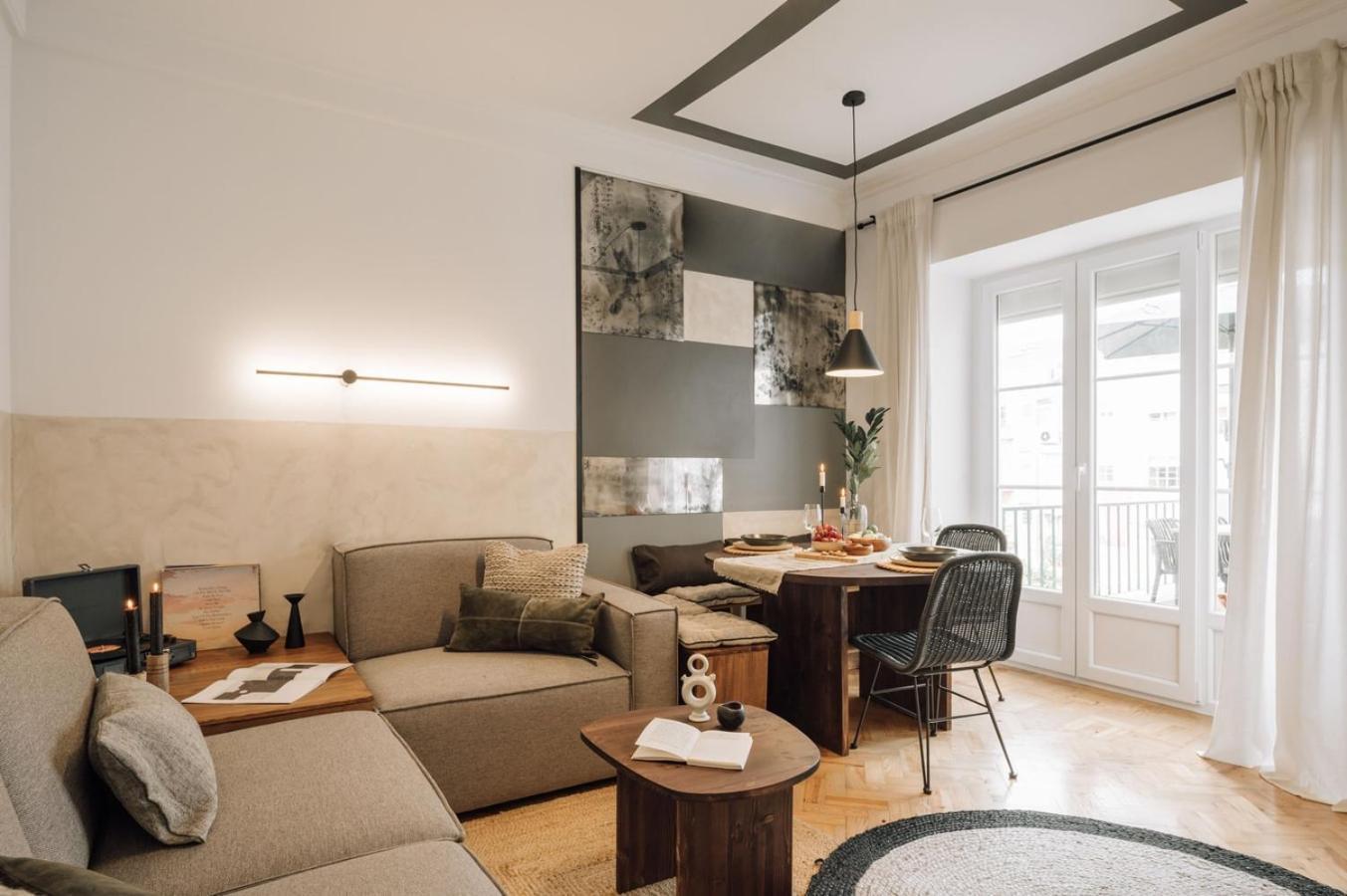 Meran - 3 Bedrooms And Terrace In Alvalade Apartment