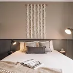 Meran - 3 Bedrooms And Terrace In Alvalade