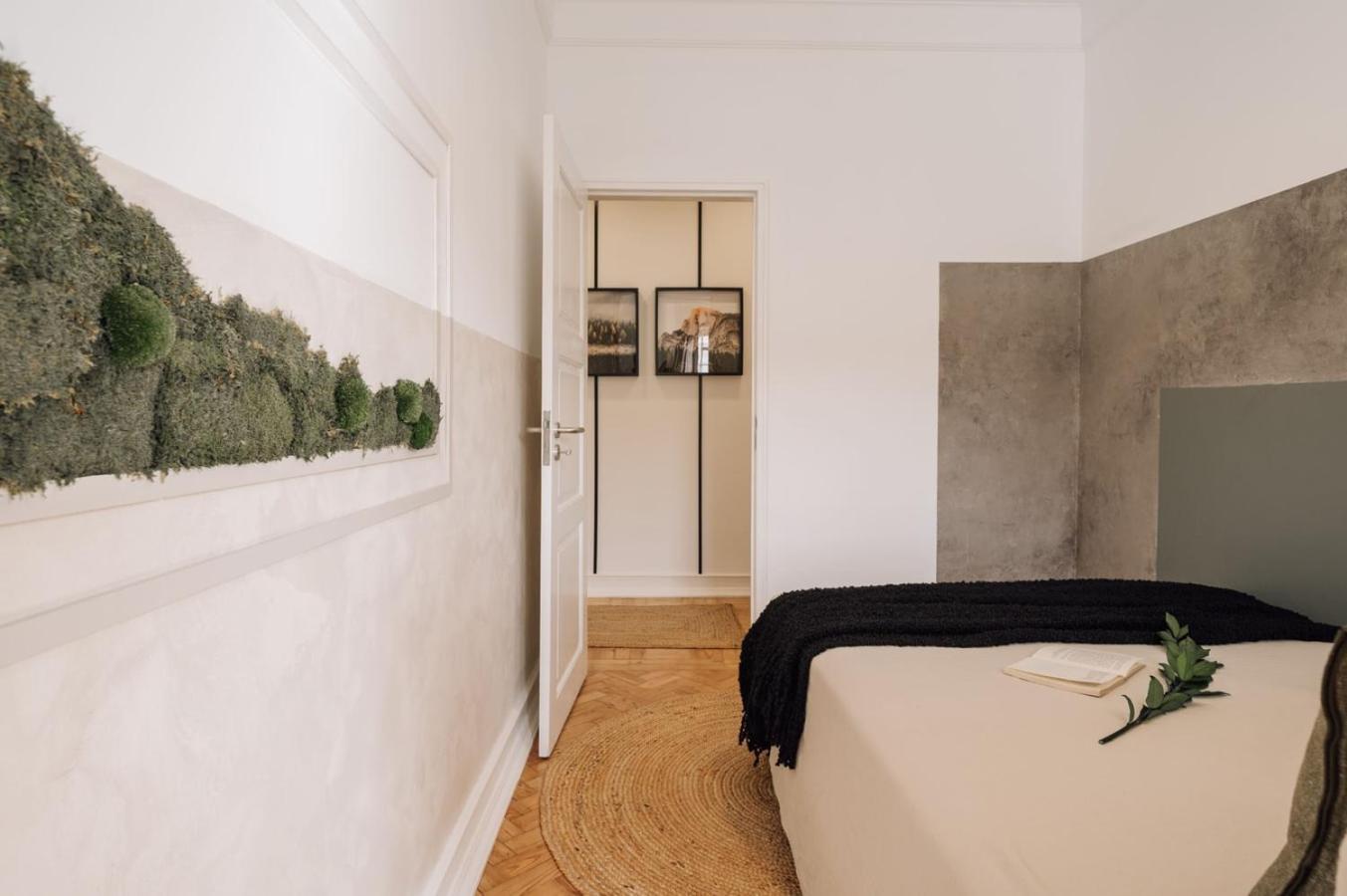 Meran - 3 Bedrooms And Terrace In Alvalade Apartment