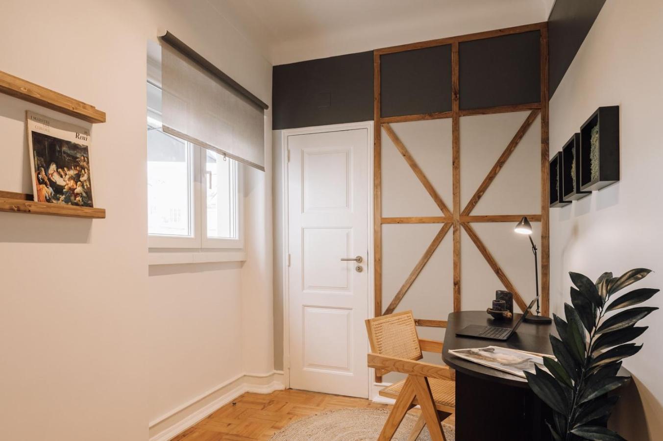 Meran - 3 Bedrooms And Terrace In Alvalade *