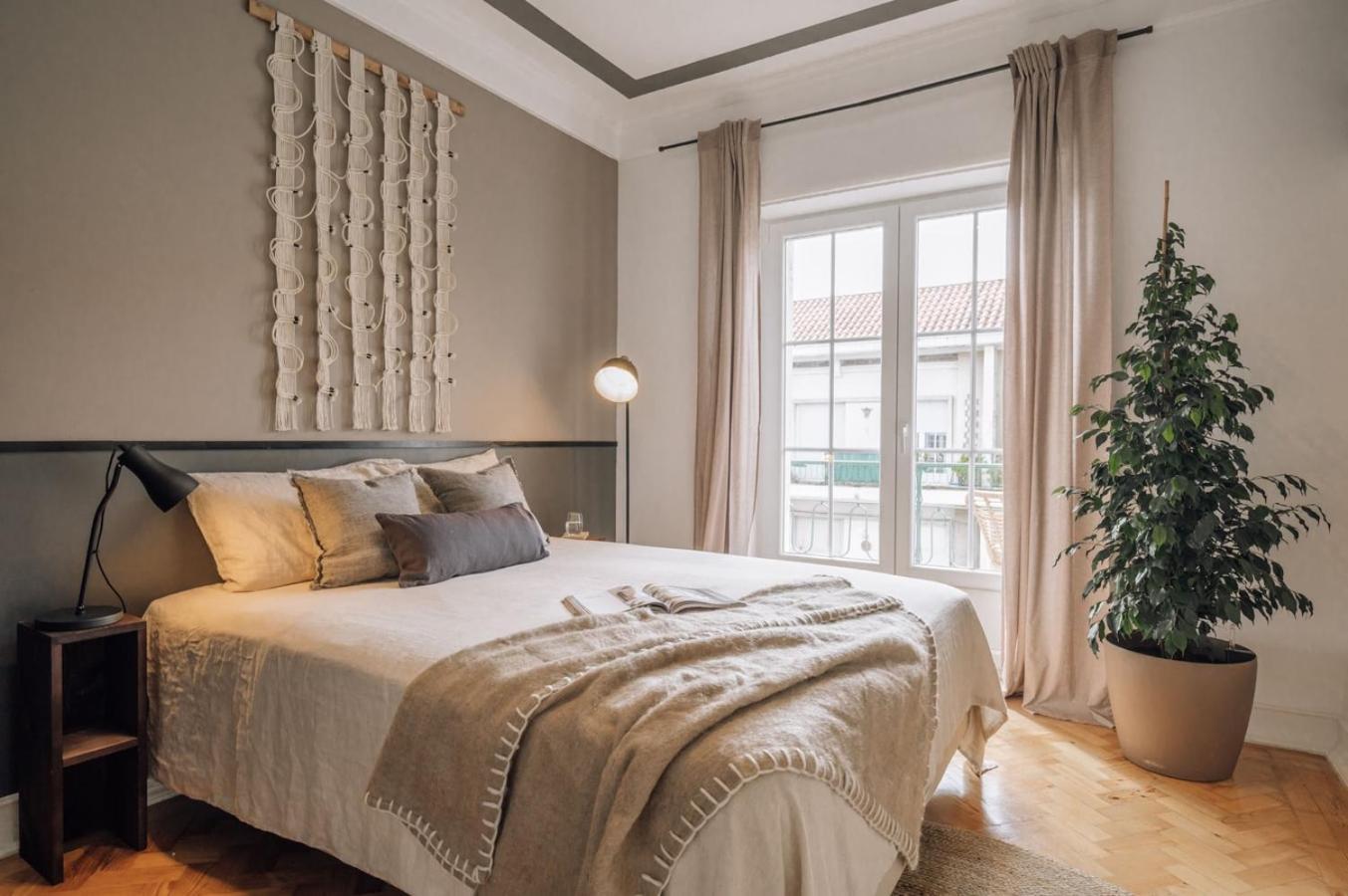 Meran - 3 Bedrooms And Terrace In Alvalade *